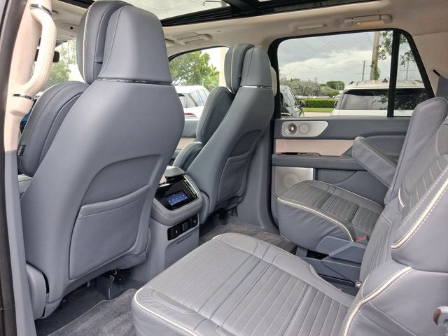 2022 Lincoln Navigator L Black Label