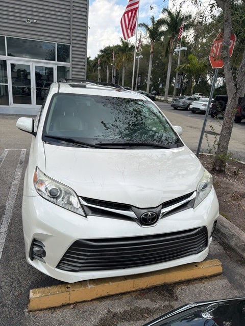 2020 Toyota Sienna XLE 7 Passenger