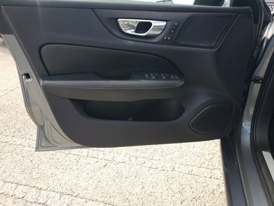 2021 Volvo S60 T5 Momentum