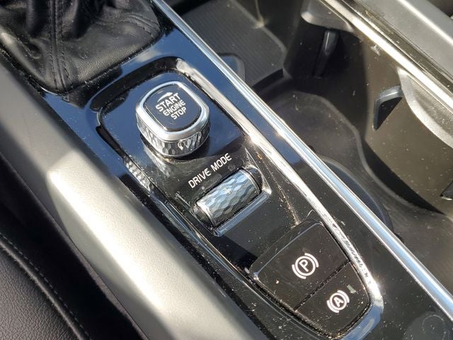 2021 Volvo S60 T5 Momentum