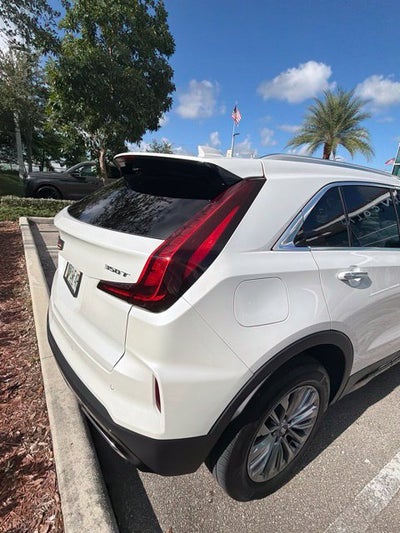 2024 Cadillac XT4 Premium Luxury