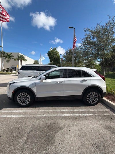 2024 Cadillac XT4 Premium Luxury