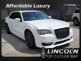 2023 Chrysler 300 Touring