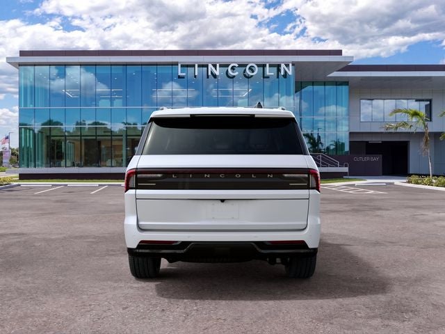 2027 Lincoln Navigator Reserve