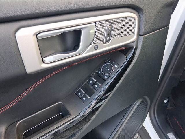 2024 Ford Explorer ST-Line