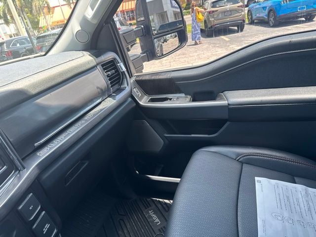 2025 Ford F-350SD Lariat DRW