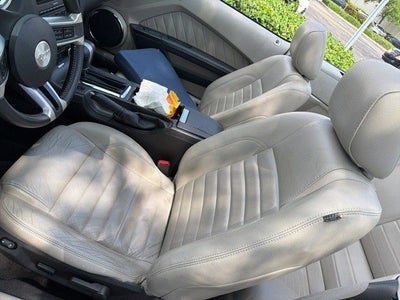 2010 Ford Mustang V6