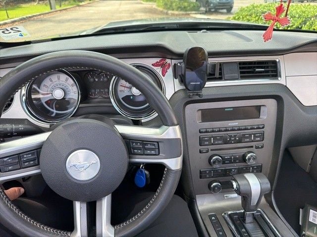 2010 Ford Mustang V6