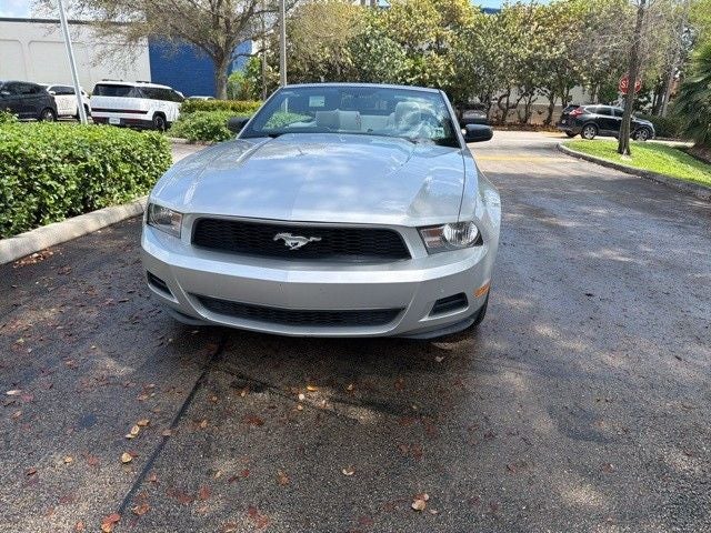 2010 Ford Mustang V6
