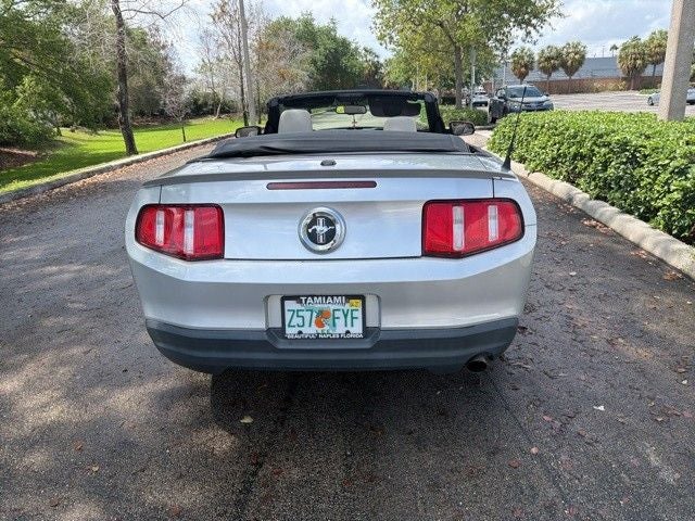 2010 Ford Mustang V6
