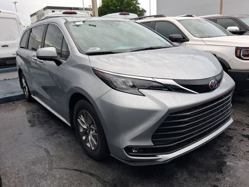 2025 Toyota Sienna XLE 8 Passenger