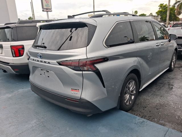 2025 Toyota Sienna XLE 8 Passenger