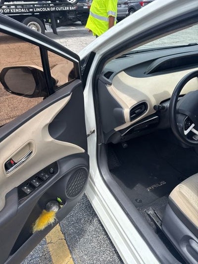 2016 Toyota Prius Three