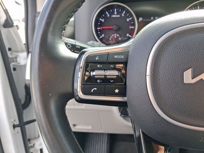 2023 Kia Carnival LX