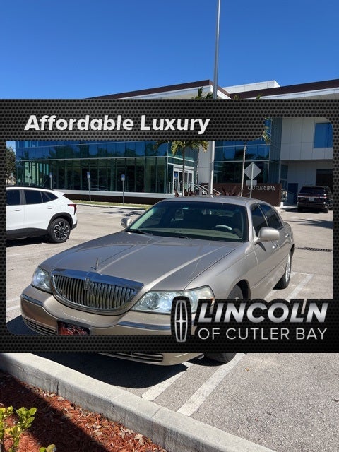 2003 Lincoln Town Car Executive