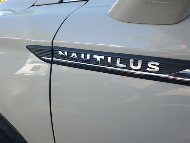 2023 Lincoln Nautilus Standard
