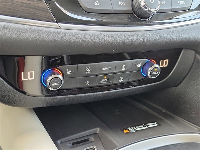 2022 Buick Enclave Essence