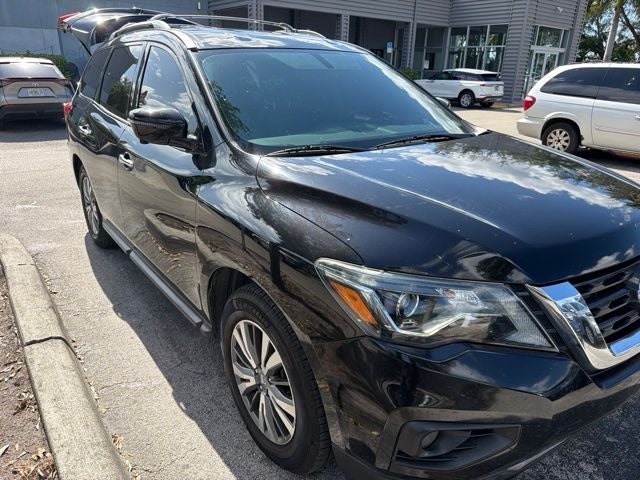 2017 Nissan Pathfinder SL