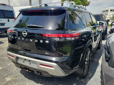 2022 Nissan Pathfinder SL