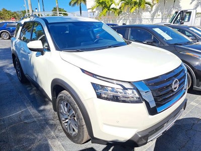 2024 Nissan Pathfinder SL
