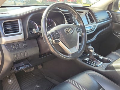 2019 Toyota Highlander SE