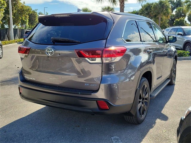 2019 Toyota Highlander SE