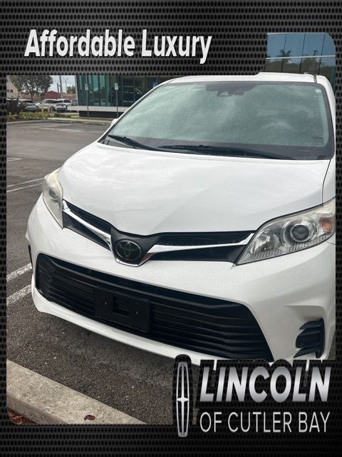 2020 Toyota Sienna LE 7 Passenger