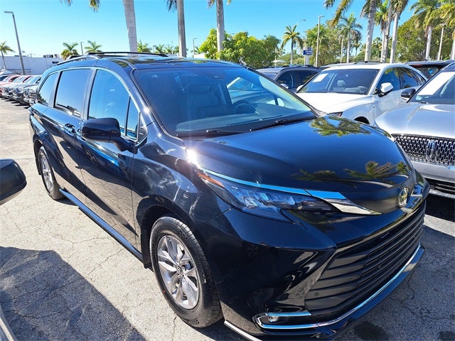 2024 Toyota Sienna XLE