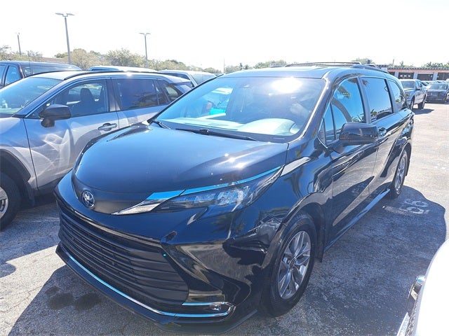 2024 Toyota Sienna XLE