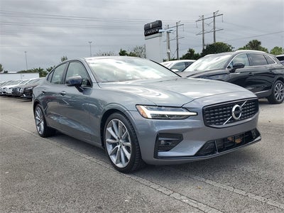 2021 Volvo S60 T5 Momentum