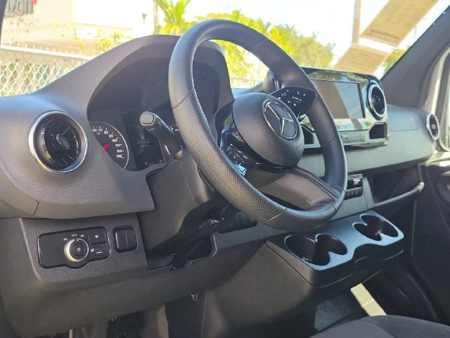 2025 Mercedes-Benz Sprinter 2500 Passenger 144 WB