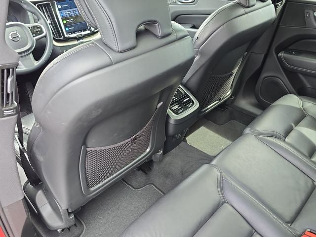 2022 Volvo XC60 B5 Inscription