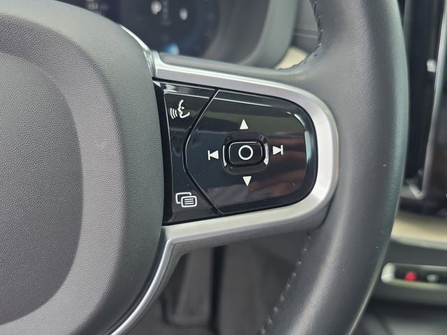 2022 Volvo XC60 B5 Inscription