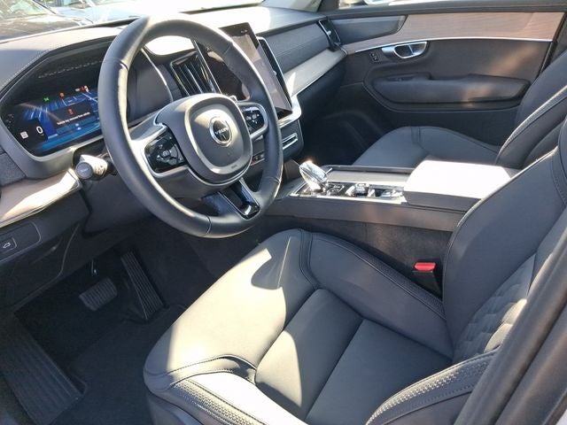 2026 Volvo XC90 B5 Plus