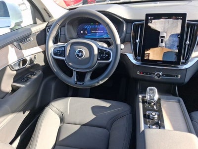 2026 Volvo XC90 B5 Plus