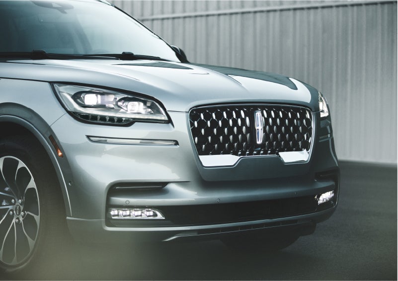 The available adaptive pixel LED headlamps of the 2023 Lincoln Aviator® SUV activated | Lincoln of Cutler Bay in Miami FL