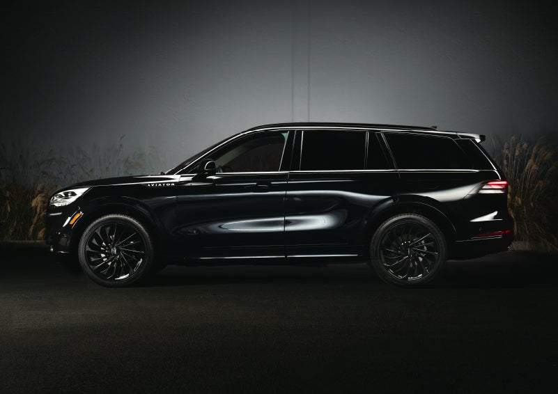 A 2024 Lincoln Aviator® SUV is shown in the Infinite Black exterior color | Lincoln of Cutler Bay in Miami FL