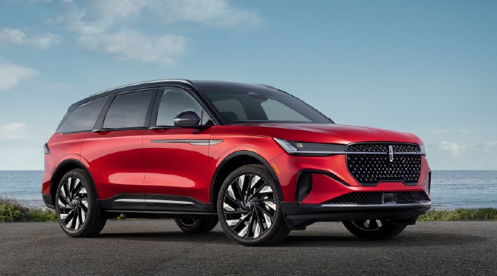 A 2025 Lincoln Nautilus® Reserve model is shown with the stylish available Jet Appearance Package. | Lincoln of Cutler Bay in Miami FL