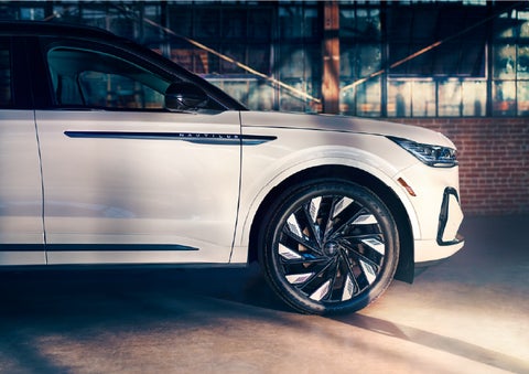 The wheels of the available Jet Appearance Package are highlighted. | Lincoln of Cutler Bay in Miami FL