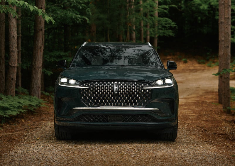 The front grille of a 2027 Lincoln Aviator® Black Label™ SUV is shown. | Lincoln of Cutler Bay in Miami FL